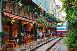 À Hanoi, la "rue du train" fermée aux touristes pour des raisons de sécurité