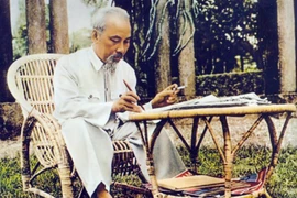 Les 35 ans de la Résolution de l’UNESCO honorant le Président Hô Chi Minh célébrés à Paris
