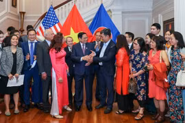 Le PM rencontre de la communauté vietnamienne aux États-Unis