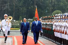 Vietnam-Sierra Leone: les présidents discutent des mesures à booster les liens économiques