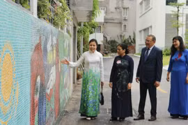 Une peinture murale inaugurée sous le signe de l’amitié Vietnam-Kazakhstan