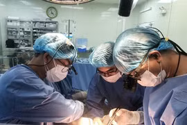 Un cardiaque opéré par chirurgie mini-invasive à l’hôpital Cho Rây