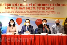 Vietjet accompagne le Festival international de montgolfières 2022 à Tuyen Quang