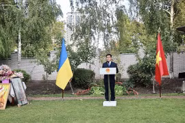 La communauté vietnamienne en Ukraine surveille calmement la situation