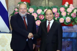 Vietnam et Cuba affirment la détermination d'approfondir leur relation exemplaire