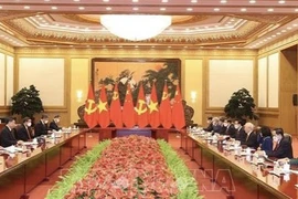 Les leaders vietnamien et chinois s’engagent à porter les liens à une nouvelle hauteur