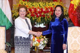 La vice-présidente Vo Thi Anh Xuan reçoit la 1ère premier vice-présidente de l'AN hongroise