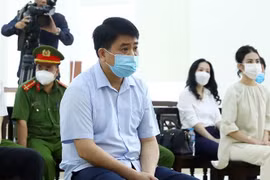 Le tribunal réduit la peine de prison de l’ex-président de Hanoi Nguyên Duc Chung
