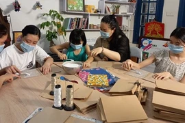 Des enfants autistes développent leur créativité avec de l’artisanat
