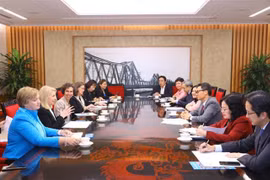 Le vice-PM Vu Duc Dam reçoit la directrice générale de l'UNICEF