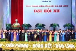 Les jeunes vietnamiens et lao fêtent le succès du 12e Congrès de l’UJCH