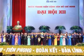 Les jeunes vietnamiens et lao fêtent le succès du 12e Congrès de l’UJCH