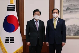 Le ministre vietnamien des AE rencontre le président de l’AN et le ministre des Finances de R.de Corée
