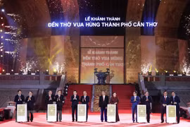 Le président glorifie les rois Hung dans leur nouveau temple à Cân Tho