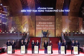 Le président glorifie les rois Hung dans leur nouveau temple à Cân Tho