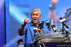 Malaisie : la coalition dirigée par le Premier ministre remporte les élections dans l'État de Johor