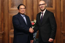 Le Premier ministre vietnamien rencontre le secrétaire général de la CPA de La Haye