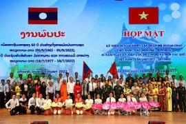 Cân Tho célèbre les 60 ans des relations diplomatiques Vietnam-Laos