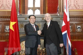Entretien Vuong Dinh Hue - Linsay Hoyle
