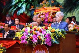 Do Van Chiên, membre du Politburo, secrétaire du Comité central du Parti, président du 10e Comité central du FPV, s'exprime à la cérémonie de clôture du 10e Congrès national du FPV. Photo: VNA