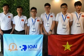 L'équipe Vietnam 1 du lycée d'excellence Hanoï-Amsterdam a obtenu la médaille de bronze. Photo: nhandan.vn