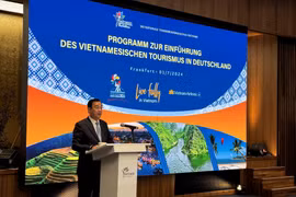 Le directeur de l'Autorité nationale du tourisme du Vietnam, Nguyen Trung Khanh, s'exprime au programme. Photo: VNA