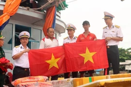 La Marine populaire vietnamienne, un soutien solide pour les pêcheurs en mer