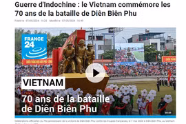 La cérémonie du 70e anniversaire de la Victoire de Dien Bien Phu couverte par les médias français 