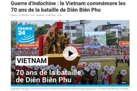 La cérémonie du 70e anniversaire de la Victoire de Dien Bien Phu couverte par les médias français 
