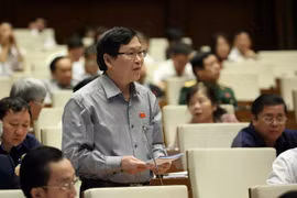 Les ministres de l'Agriculture, de l'Industrie et du Commerce interpellés