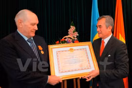 Remise de l’Ordre de l’amitié à un citoyen ukrainien
