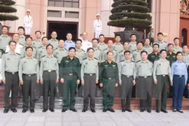 Le ministre de la Défense reçoit une délégation militaire chinoise