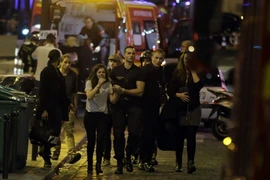 Le Vietnam condamne vivement les attentats à Paris
