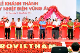 Nguyen Tan Dung à la cérémonie d’inauguration de la centrale thermoélectrique de Vung Ang 1