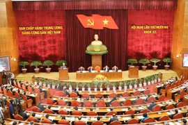 Première journée de travail du 12e Plénum du CC du PCV du 11e mandat