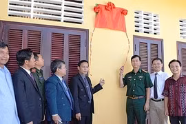 Inauguration d’une école primaire au Laos financée par le Vietnam
