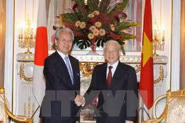 Le chef du Parti rencontre le président de la JICA et le PDG du groupe Nikkei 