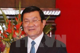 Le président Truong Tan Sang travaille avec l’Association des juristes du Vietnam 