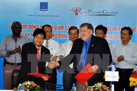 Signature d'un contrat pour la modernisation de la raffinerie de Dung Quat​