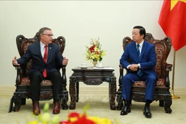 Le vice-PM Trân Hông Hà invite le groupe Dell à participer à la transformation numérique au Vietnam