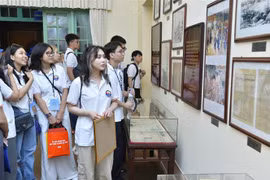 Renforcement de la connectivité entre les jeunes dans et hors du pays