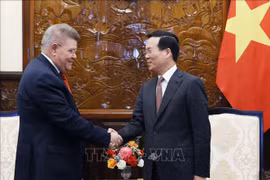 Le président Vo Van Thuong reçoit le secrétaire général de la Fédération syndicale mondiale