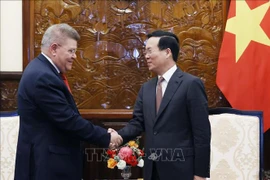 Le président Vo Van Thuong reçoit le secrétaire général de la Fédération syndicale mondiale