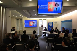 Séminaire "Da Nang - Futur centre financier" en Suisse
