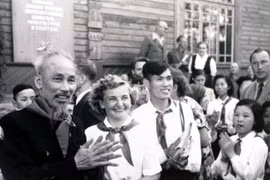 Un atelier présente les activités révolutionnaires du président Ho Chi Minh en Russie