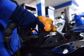 Carburants: forte augmentation des exportations vietnamiennes vers le Laos