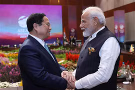 Le Premier ministre vietnamien rencontre le Premier ministre indien et le président bangladais