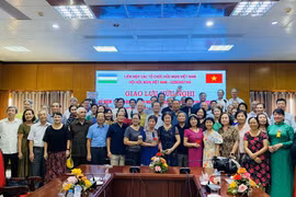 Échange d'amitié pour célébrer la Fête nationale du Vietnam et la Journée de l'Indépendance de l'Ouzbékistan 