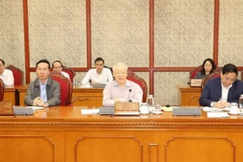 Le SG Nguyen Phu Trong préside une réunion du Bureau politique et du Secrétariat
