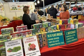 Du thé et des fruits confis vietnamiens au Salon international de l'Agriculture à Paris